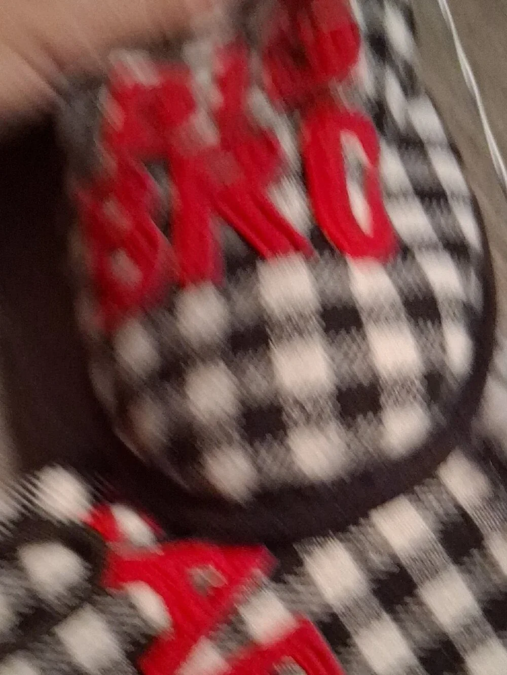 NWOT Wondershop Men’s Plaid Slip-On Slippers (Large)